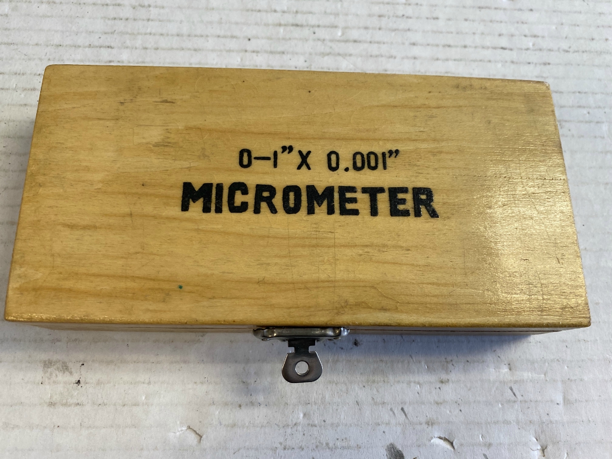 NICE GUNSMITHING MICROMETER IN GOOD CONDITION WITH WOOD BOX 17081508
