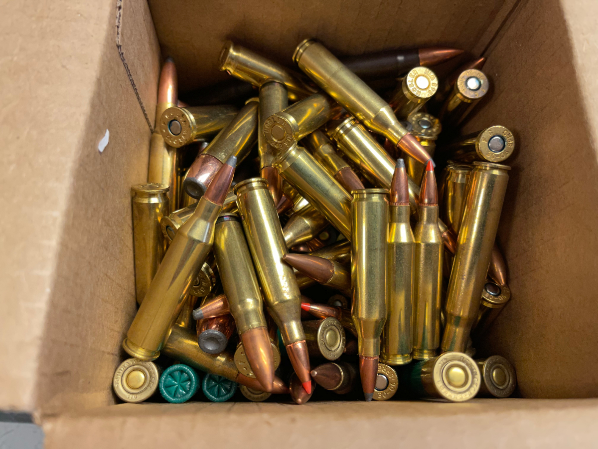 142 ROUNDS ASSORTED RIFLE, HANDGUN AND SHOTGUN AMMUNITION IN BULK MIXED ...