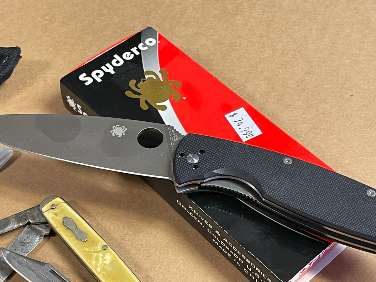 Excellent Lot Of Quality Hunting And Pocket Knives New And Used As Is