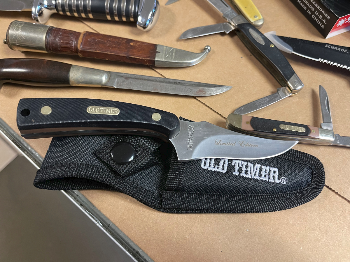 Excellent Lot Of Quality Hunting And Pocket Knives New And Used As Is