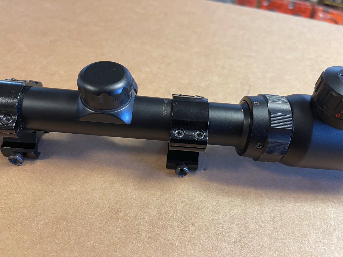 BUSHNELL BANNER WIDE ANGLE ILLUMINATED 39X40 RIFLE SCOPE WITH RINGS