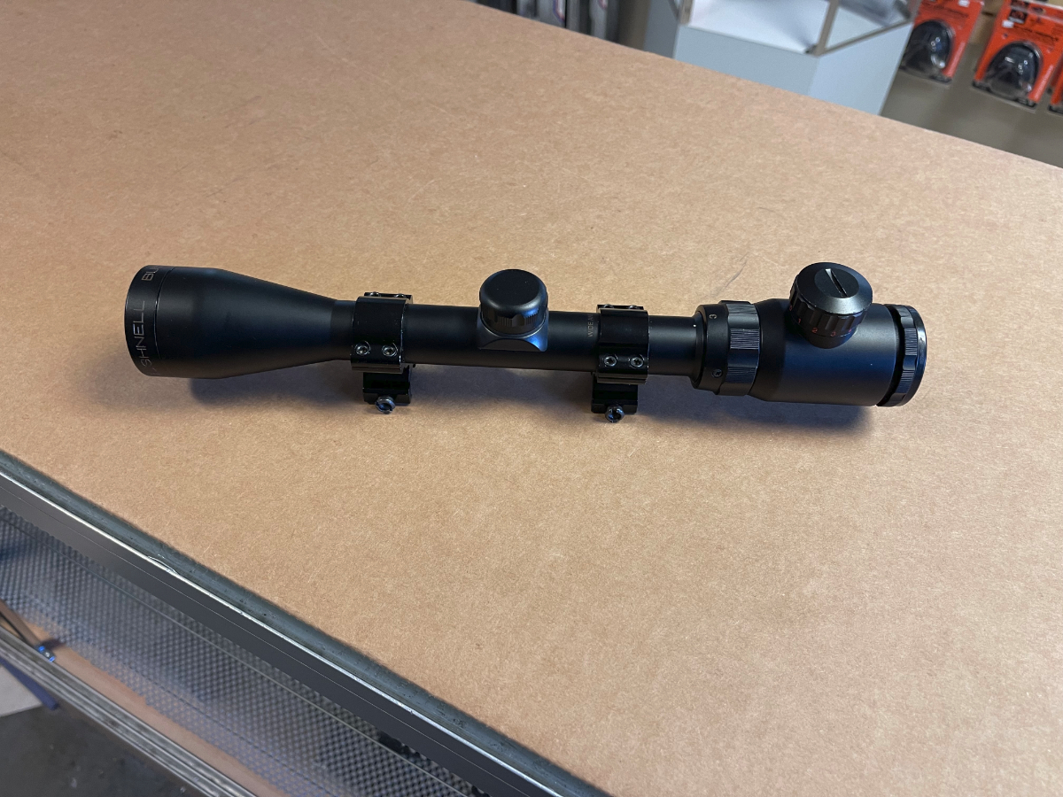 BUSHNELL BANNER WIDE ANGLE ILLUMINATED 39X40 RIFLE SCOPE WITH RINGS