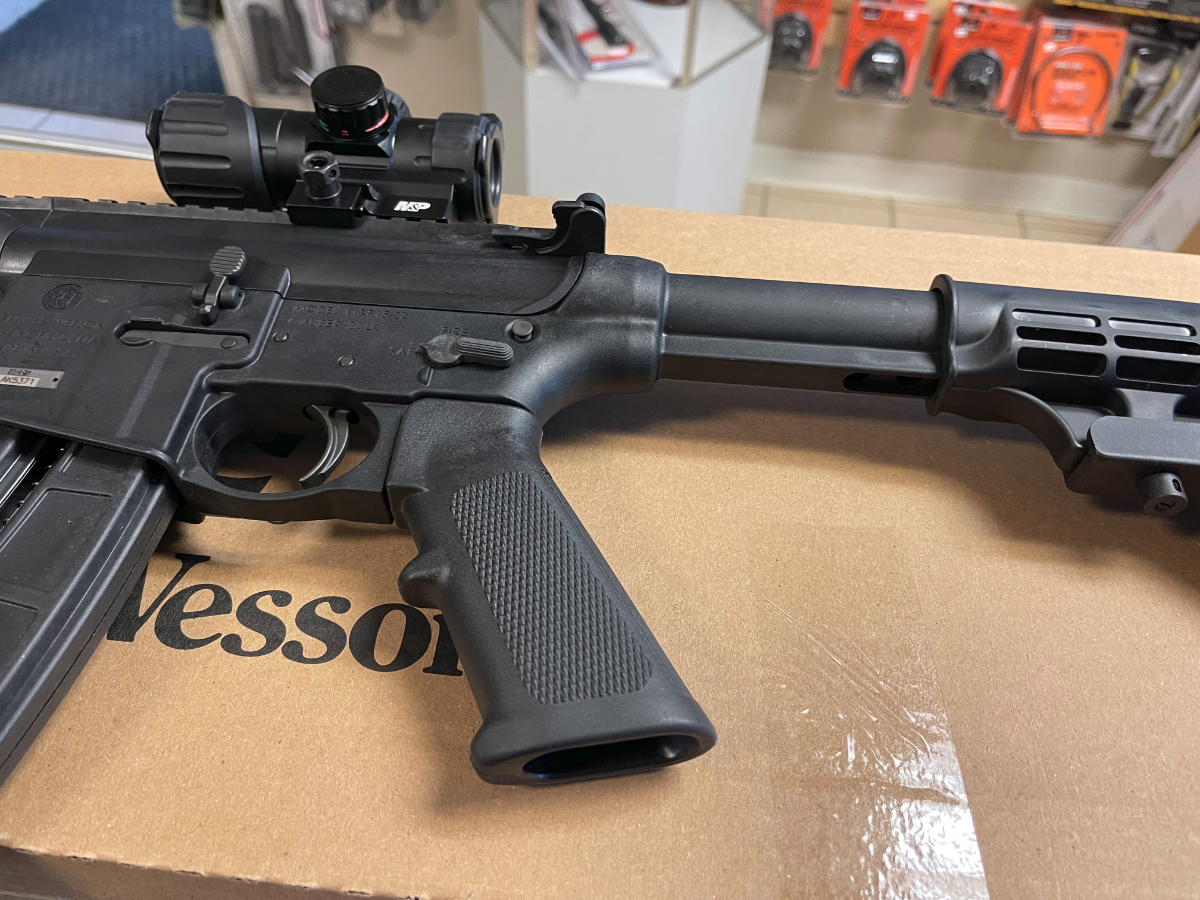 Smith & Wesson M&P15-22 Sport 25+1 16.50 Inch Barrel Matte M&P Red Dot ...