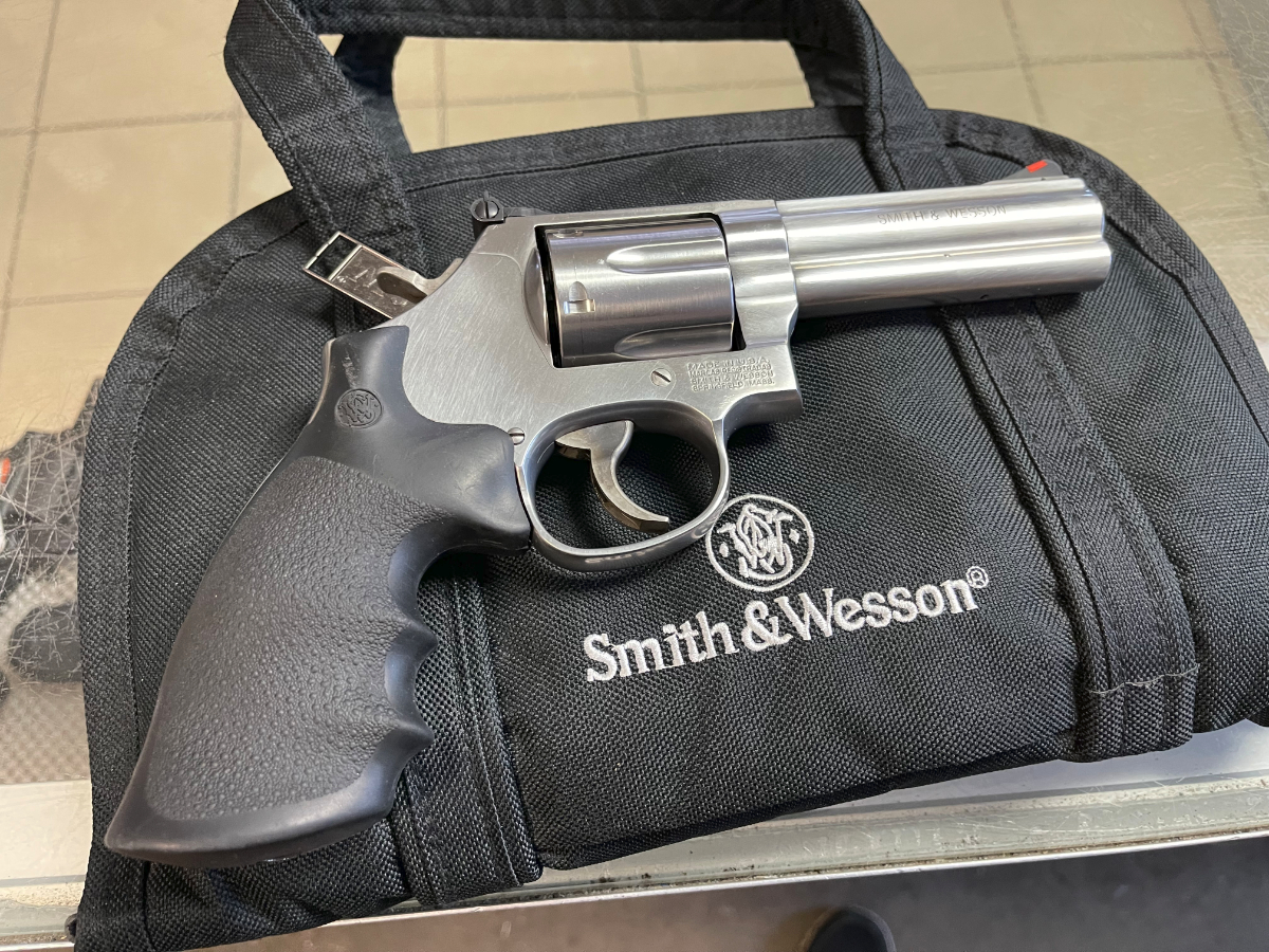 Smith & Wesson MODEL 686-6 4 INCH BARREL 6 SHOT REVOLVER STAINLESS FINISH RUBBER GRIPS NICE .357 Magnum - Picture 6