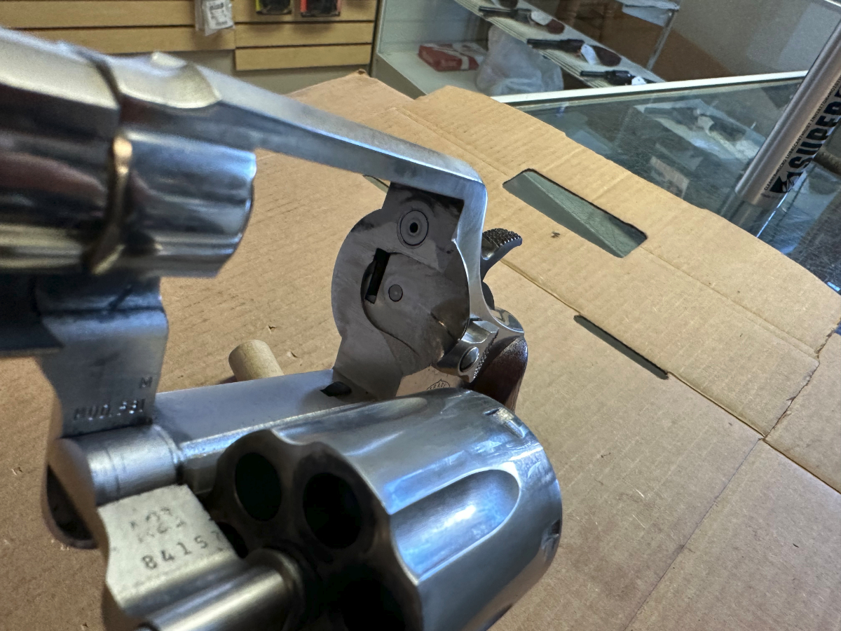 Smith & Wesson MODEL 581 (NO DASH) NICKEL FINISH 4 INCH BARREL 6 SHOT REVOLVER WOOD GRIPS NICE .357 Magnum - Picture 2