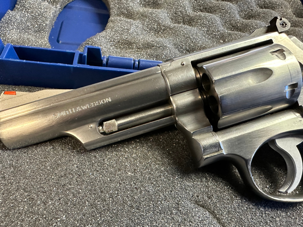 Smith & Wesson Model 66 Stainless Steel 4.25 Inch Barrel & 6rd Cylinder Matte Stainless Steel K-Frame EXCELLENT .357 Magnum - Picture 4