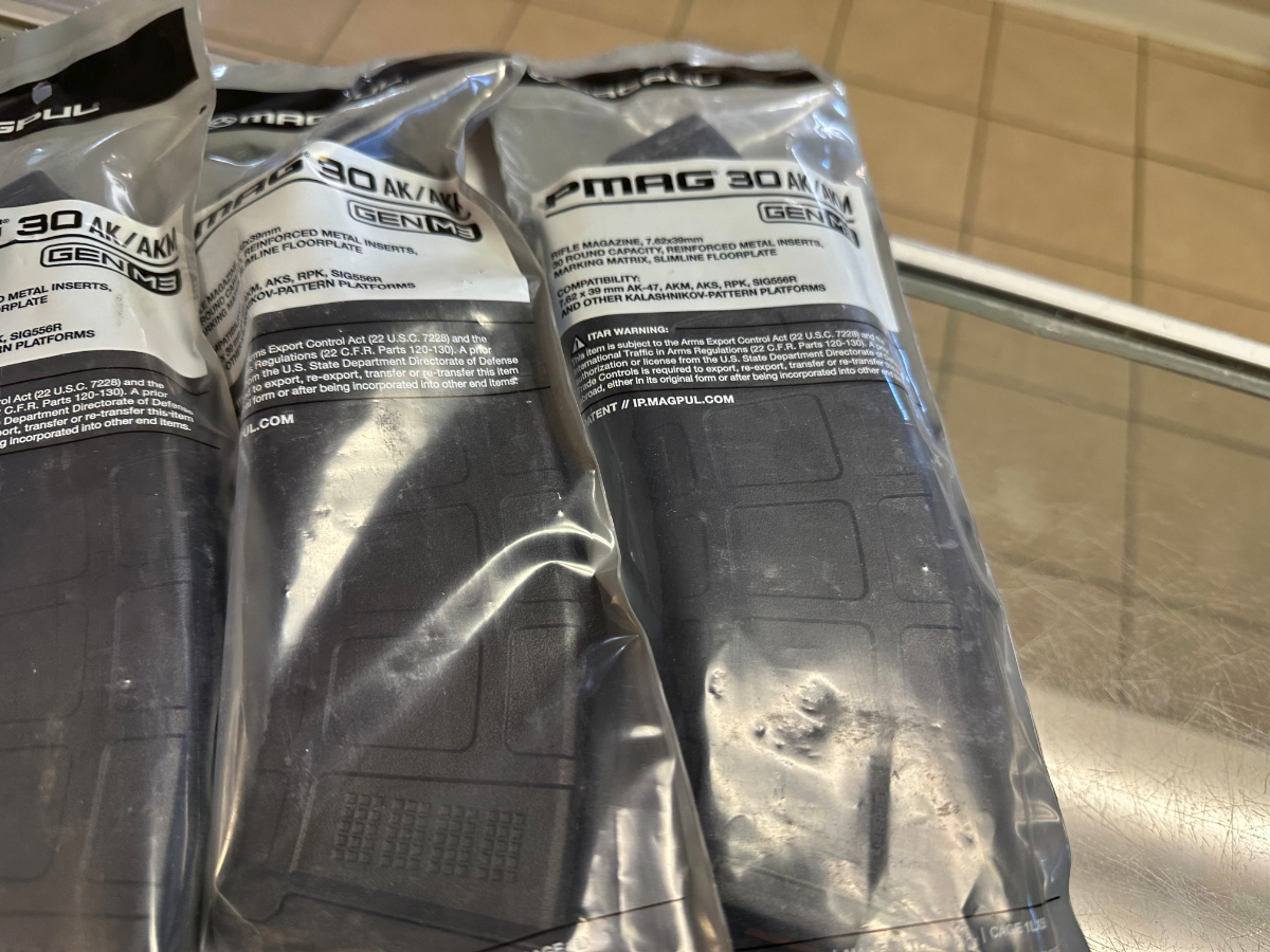 Magpul industries nice lot of six magpul 30 round ak 47 rifle magazines
