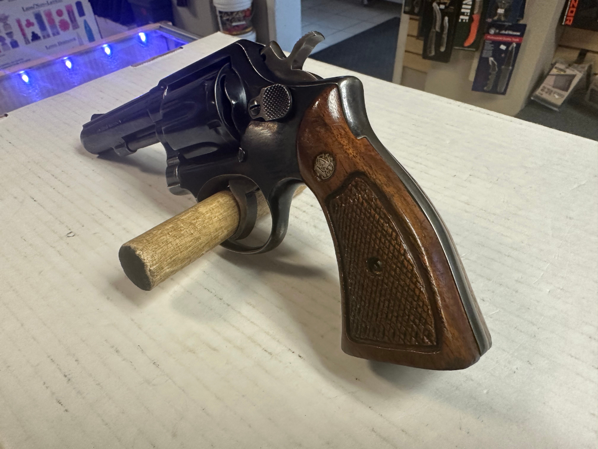 Smith & Wesson MODEL 10-6 REVOLVER 6 SHOT CYLINDER WOOD GRIPS 4 INCH BARREL GOOD CONDITION .38 Special - Picture 2