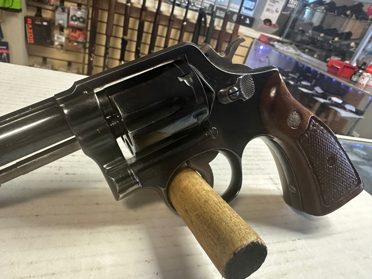 Smith & Wesson MODEL 10-6 REVOLVER 6 SHOT CYLINDER WOOD GRIPS 4 INCH BARREL GOOD CONDITION .38 Special - Picture 8