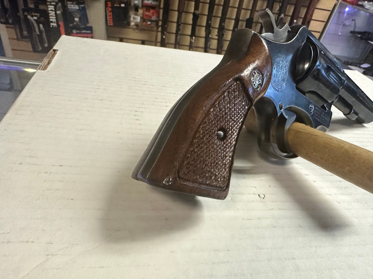 Smith & Wesson MODEL 10-6 REVOLVER 6 SHOT CYLINDER WOOD GRIPS 4 INCH BARREL GOOD CONDITION .38 Special - Picture 10