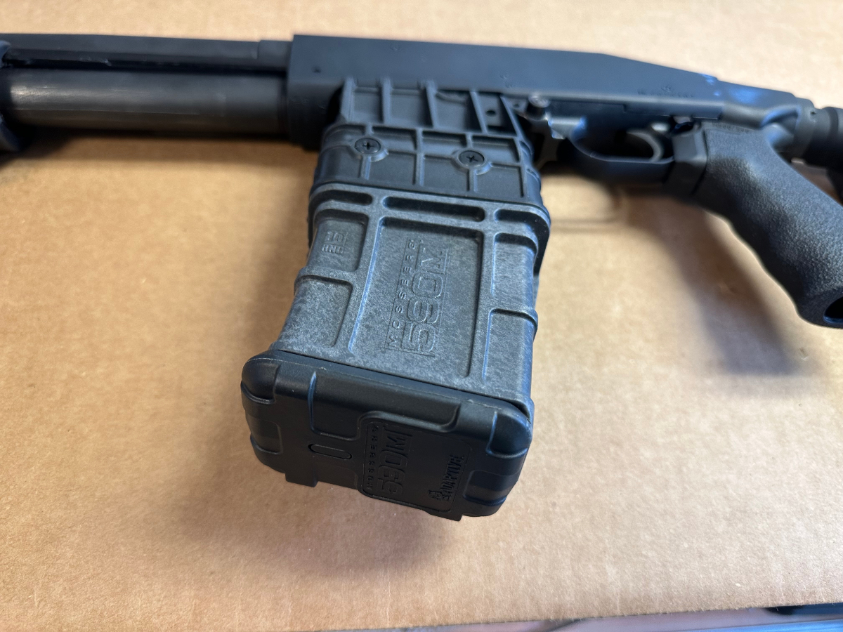 Mossberg model 590m shockwave pump action shotgun with 10 round