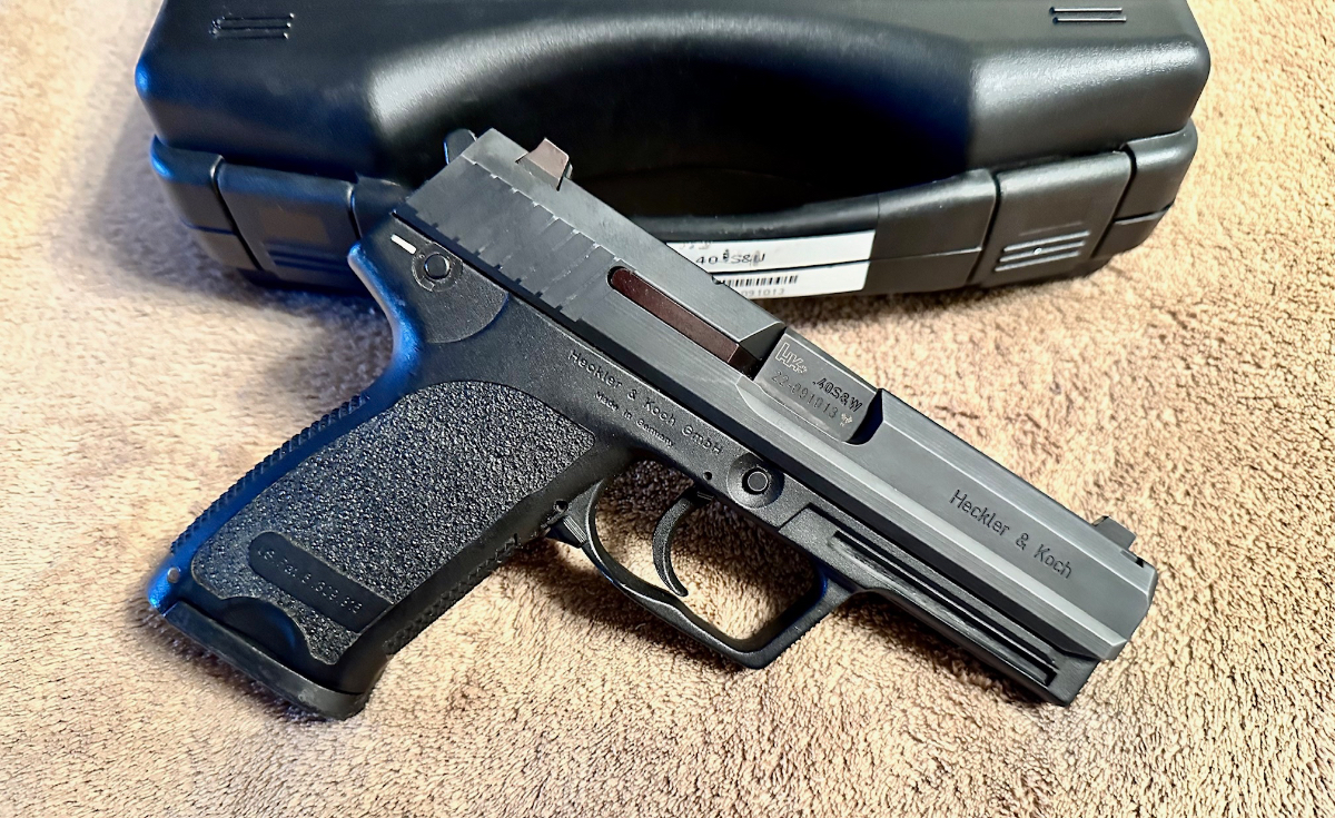 Heckler & Koch USP .40S&W V1 SA/DA night sights w/box and paperwork