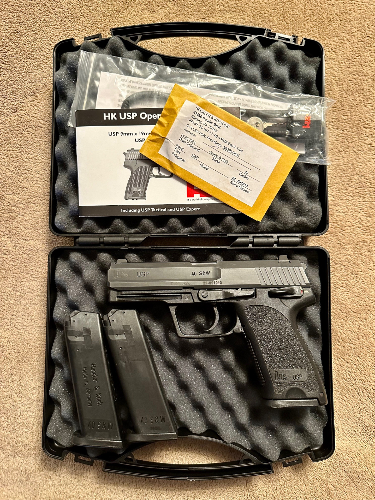 Heckler & Koch USP .40S&W V1 SA/DA night sights w/box and paperwork