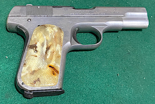 COLT.32 POCKET HAMMERLESS NAKED FINISH FAUX Snake Skin Grips Bore perfect made 1918 .32 Auto (7.65 Browning) - Picture 1