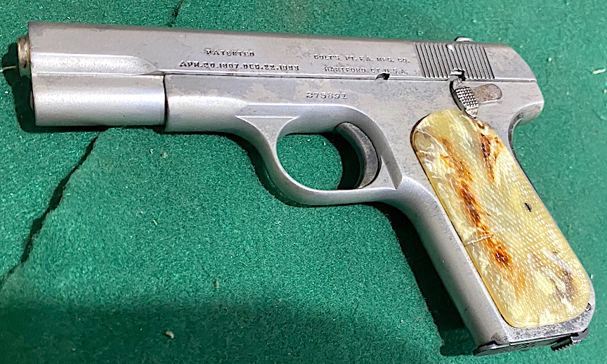 COLT.32 POCKET HAMMERLESS NAKED FINISH FAUX Snake Skin Grips Bore perfect made 1918 .32 Auto (7.65 Browning) - Picture 3