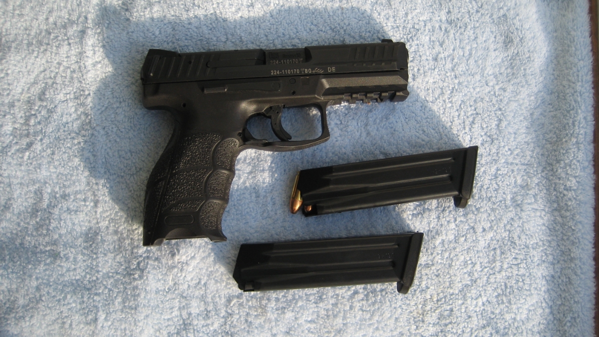 Heckler & Koch - Nine Millimeter Semi-Auto Pistol,15+1, Two Magazines, Manual, Original Case. - Picture 3