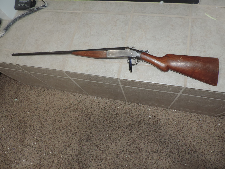 IVER JOHNSON 410 SINGLE SHOT SHOTGUN WITH NO RES..