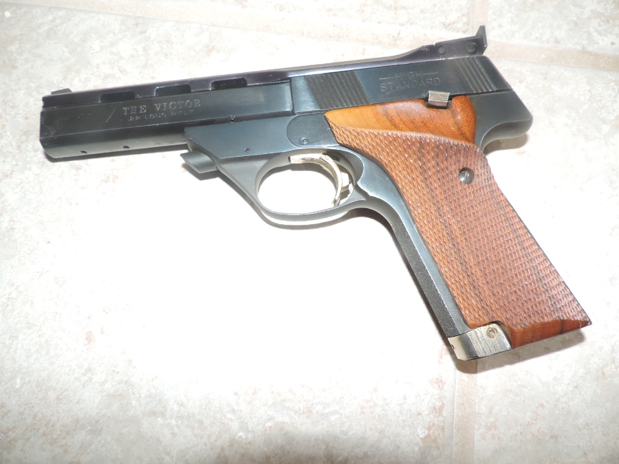 - HIGH STANDARD VICTOR MILTARY PISTOL NO RESERVE - Picture 1 - HIGH STANDARD VICTOR MILTARY PISTOL NO RESERVE - Picture 1
