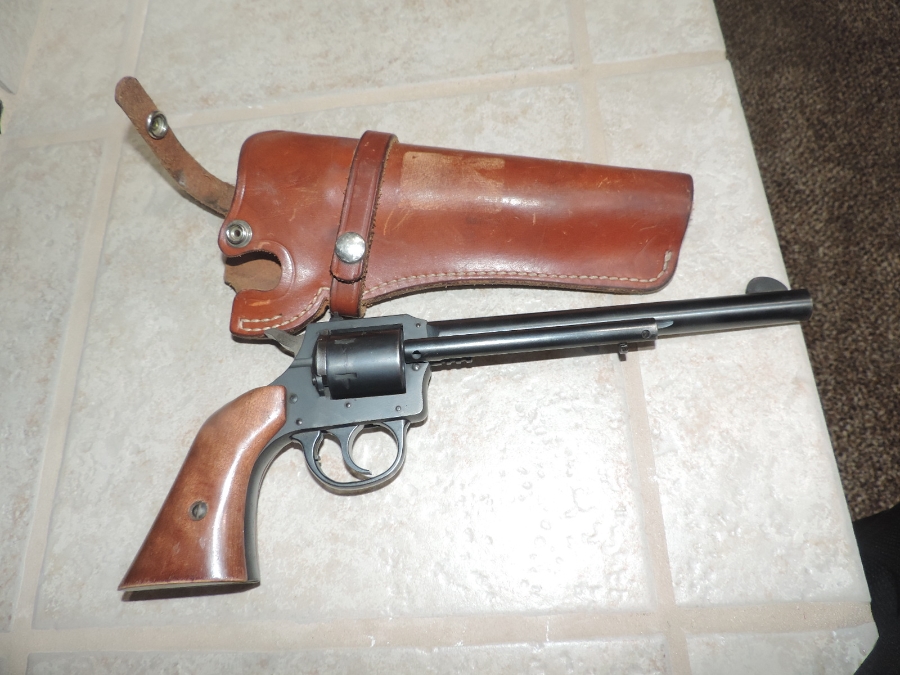  - H&R 649 IN 22 CALIBER WITH HOLSTER AND NO RESERVE - Picture 2