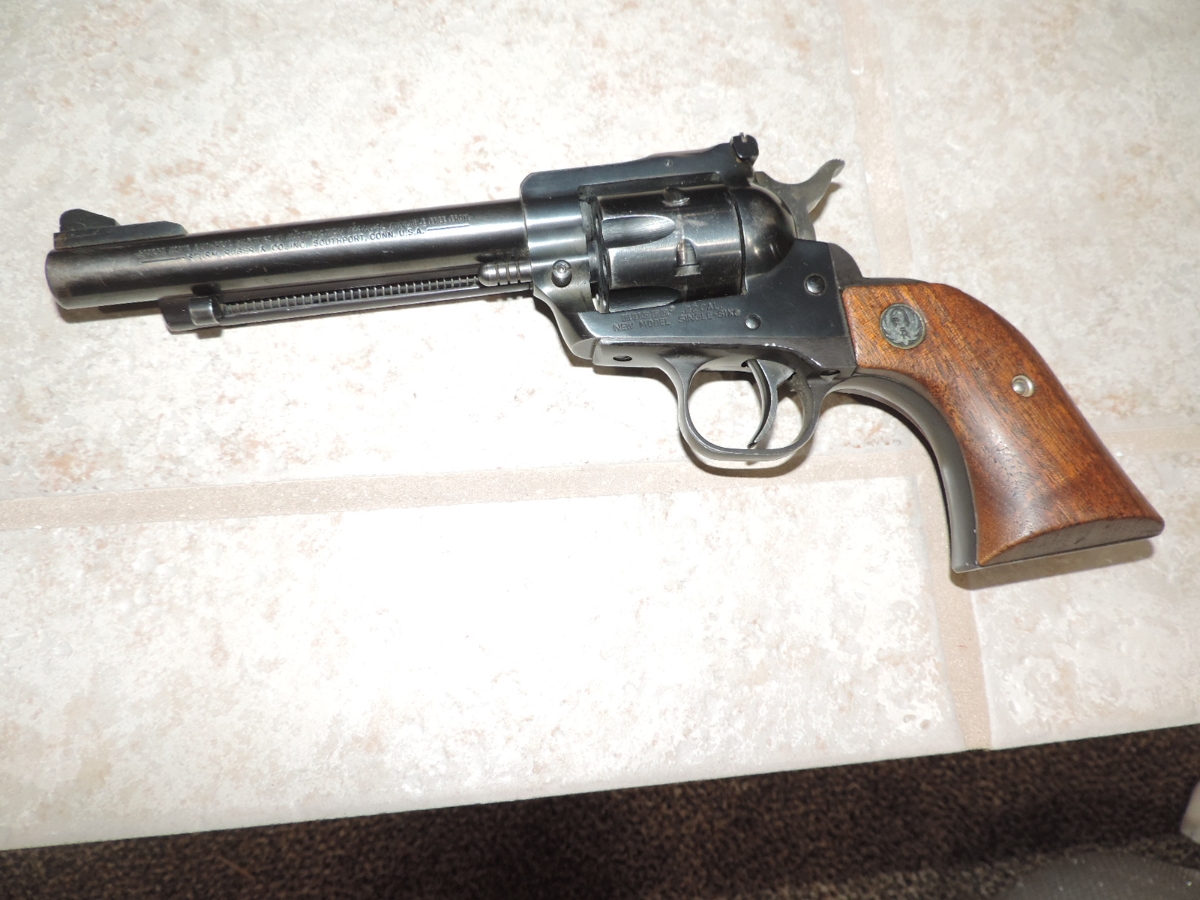  - RUGER SINGLE SIX 22 CALIBER WITH NO RESERVE - Picture 1