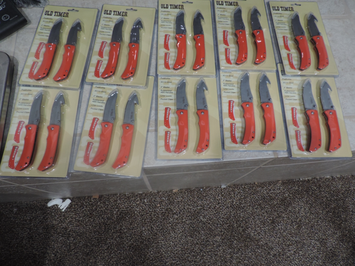 20 Old Timer Knifes New In Box With No Reserve For Sale at GunAuction