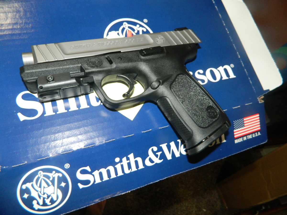 Smith Wesson Sd9ve 9mm With Laser And 16 Rd Mag No Reserve 9mm Luger For Sale At 5144