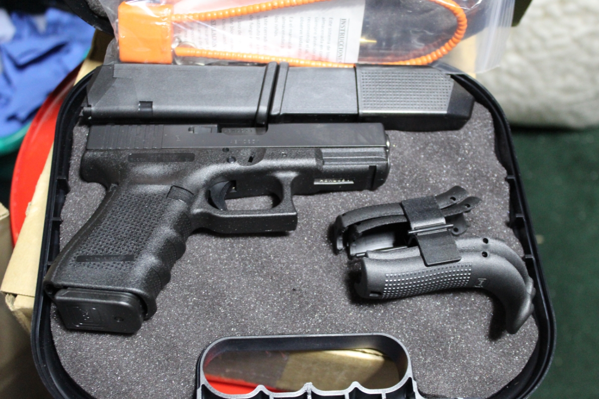 GLOCK 19 IN 9MM GEN 4 WITH 3 HIGH CAP MAGS NEW IN BOX NO RESERVE