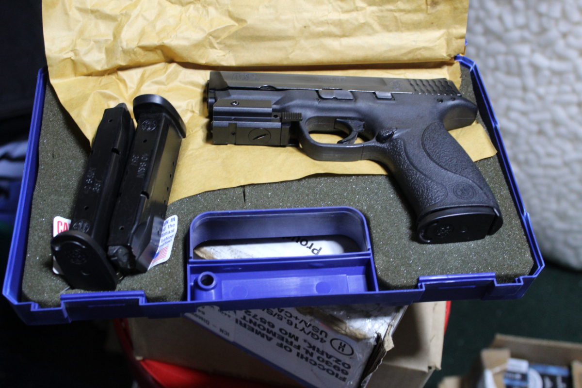 Smith Wesson Black Stainless M&P 40 Caliber With 3 Mags In The Box .40 ...