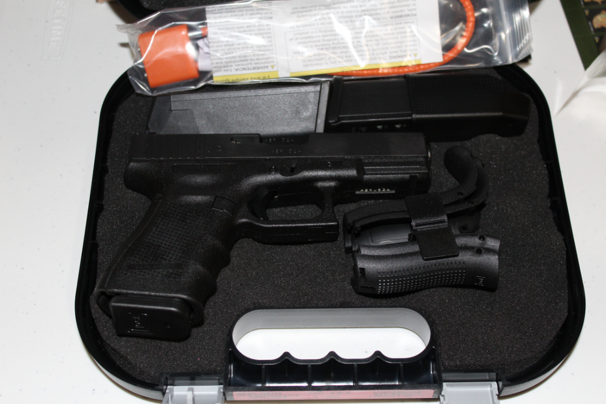 glock-23c-in-40-caliber-new-in-box-with-no-reserve