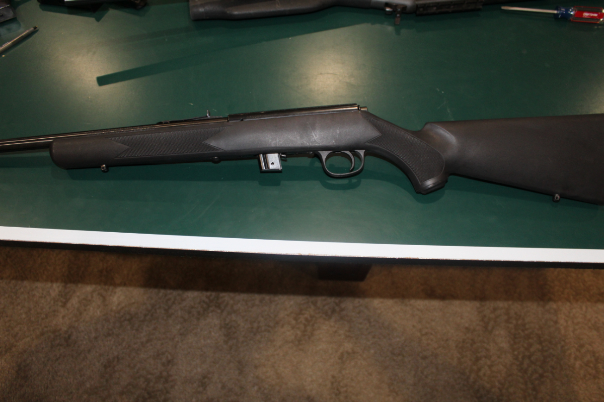 Marlin 925r In 22 Long Rifle With No Reserve Excellent Condition .22 Lr ...