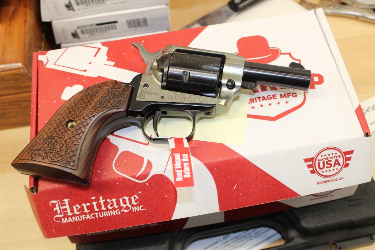 Heritage HERTIAGE BARKEEP 22 SNUBBY PISTOL NEW IN THE BOX NO RESERVE .22 LR - Picture 2