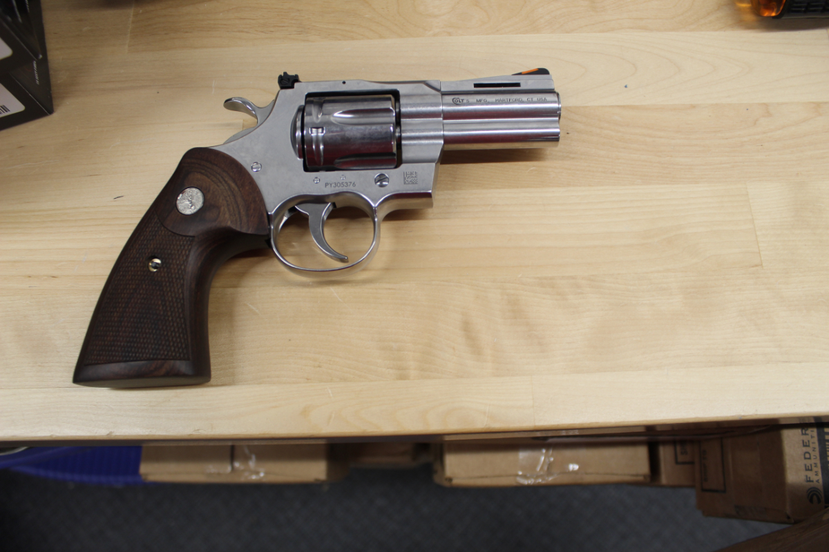 COLT PYTHON 3 INCH BARREL GUN STAINLESS IS LIKE NEW .357 Magnum - Picture 2