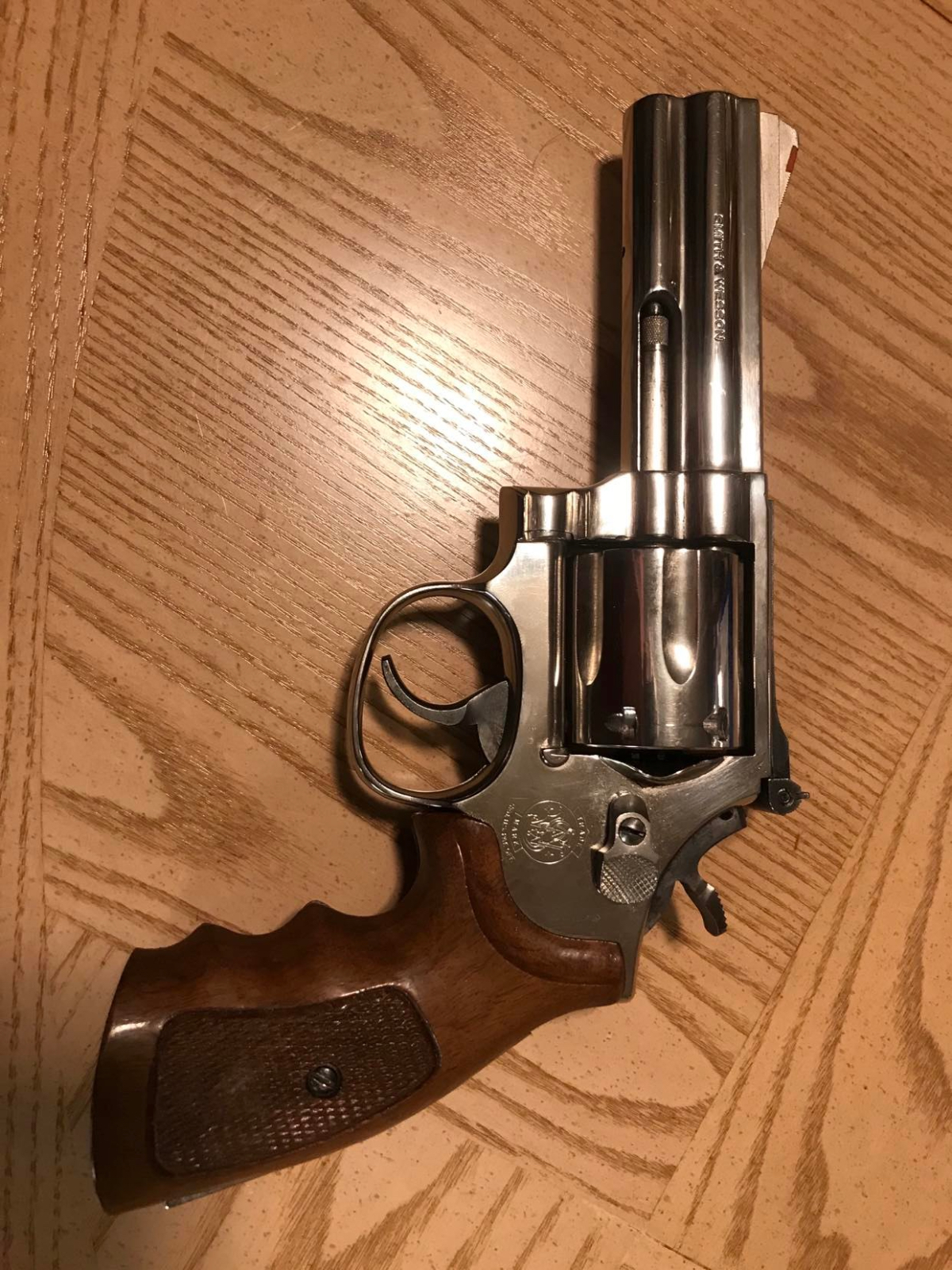 Smith and Wesson S&W 586 in RARE nickle finish!!! Picture 4